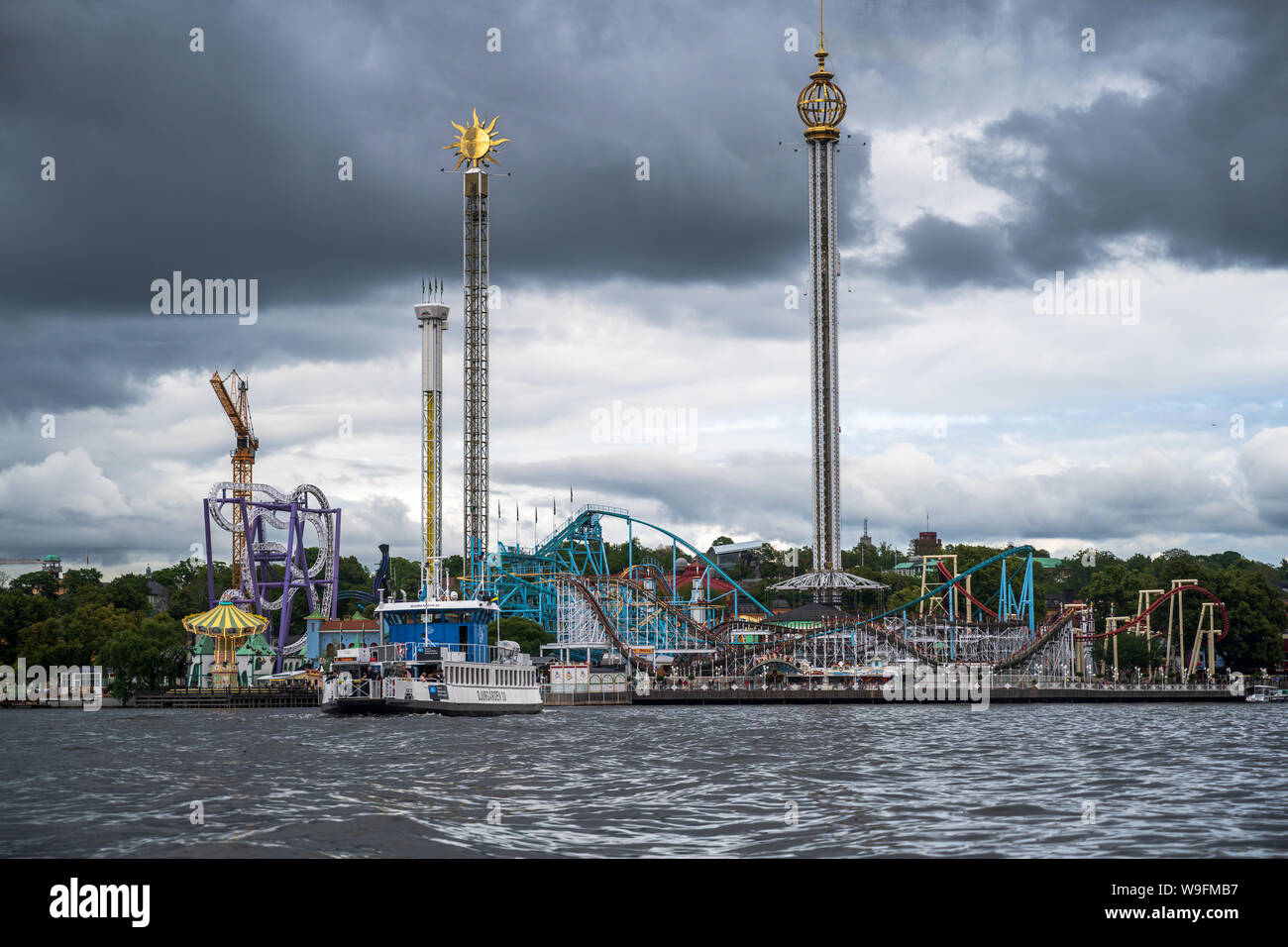 Stoccolma, Svezia -- Luglio 16, 2019. Foto del Grona Lund parco divertimenti a Stoccolma in Svezia durante threateneing meteo. Foto Stock