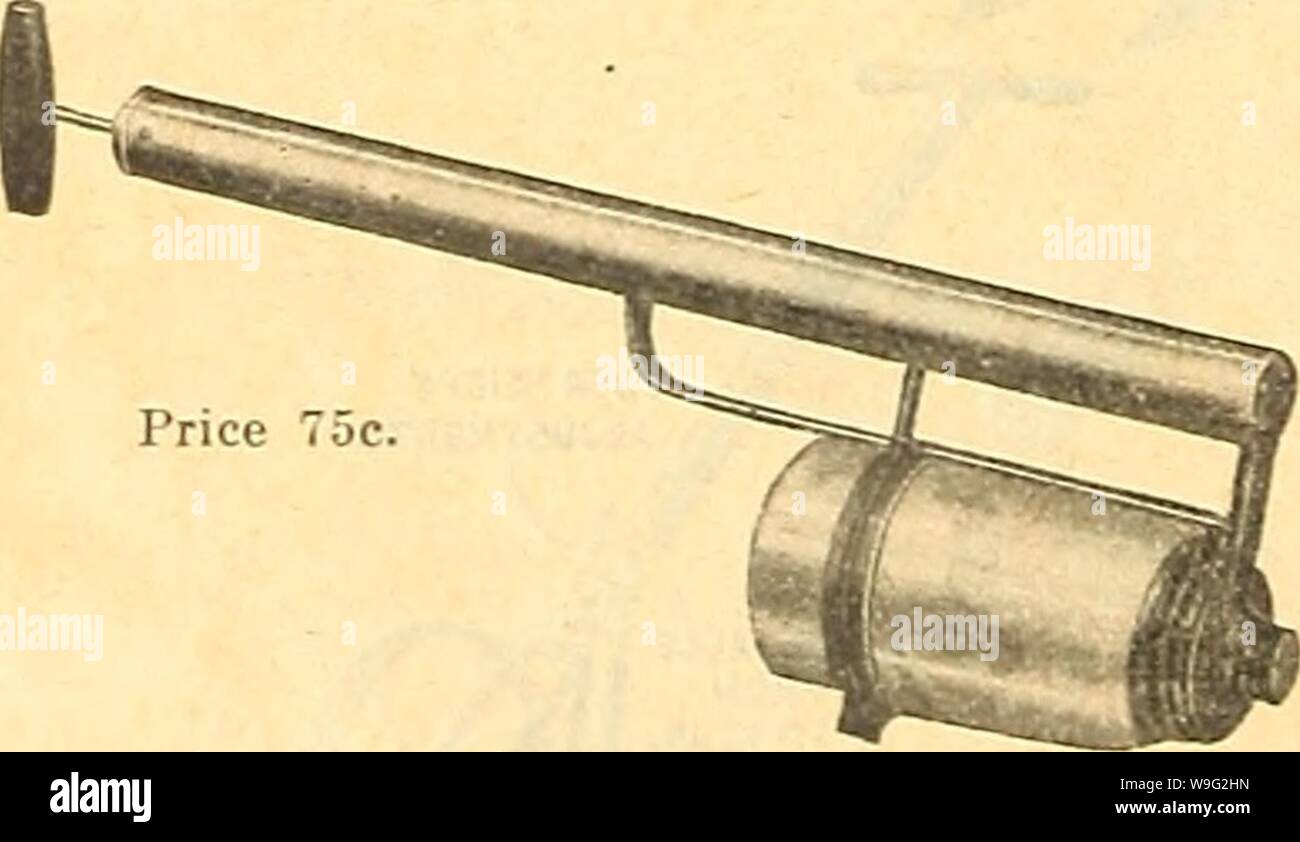 Immagine di archivio da pagina 97 di Currie's farm e giardino annuale. Currie's farm e giardino : annuale Primavera 1918 xliii anno curriesfarmgarde19curr 1 Anno: 1918 ( prezzo il cono che unisce il tubo della pompa e del serbatoio della soluzione progetti attraverso il serbatoio invece di essere impostata sulla parte superiore, quindi gi'ing grande robustezza e rigidità. Lowell Vasca in vetro irroratrice Utilità No. 90-un cilindro della pompa. Esso è di ampie dimensioni per la fornitura di due n02- zles, e può essere fissato al suono di ogni canna con tre bulloni. Tutte le parti operative sono in ottone. La pompa è costruita con agitatore meccanico, hcse standard di collegamento e stantuffo whic Foto Stock