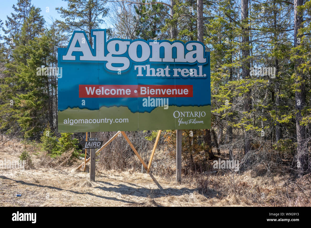 Benvenuto a bordo strada segno di entrare nel distretto di Algoma regione nord-orientale della Ontario Canada Foto Stock