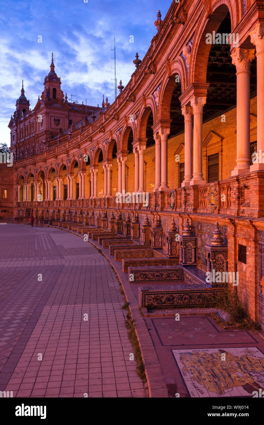 L'Europa, Iberia, Andalusia, Siviglia, La Plaza de España, Parque de María Luisa,, 30074209.Caption locale *** Europa, Iberia, Spagna, Andalus Foto Stock