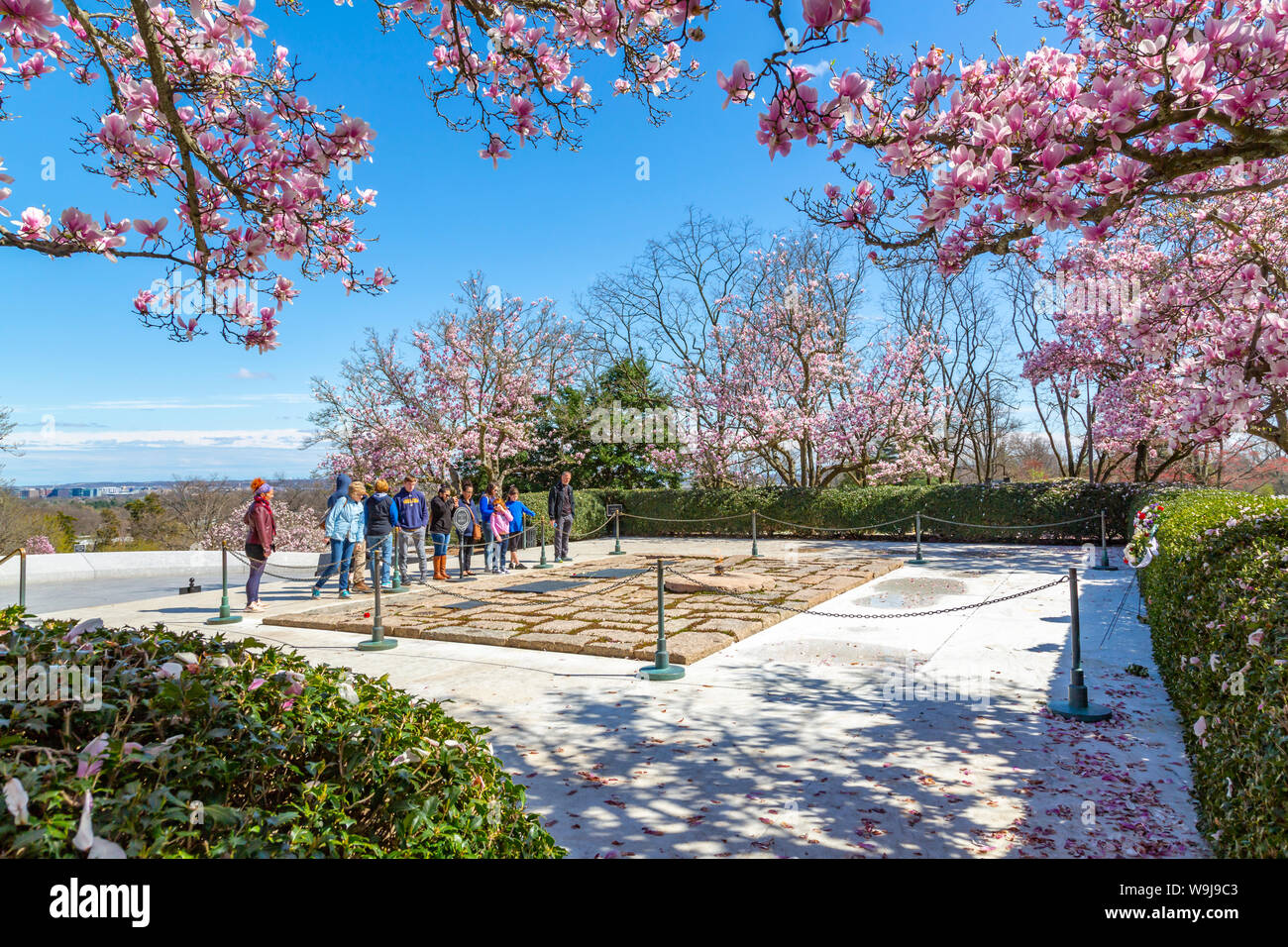 Vista del Presidente John F. Kennedy recinto in Al Cimitero Nazionale di Arlington, Washington DC, Distretto di Columbia, Stati Uniti d'America Foto Stock