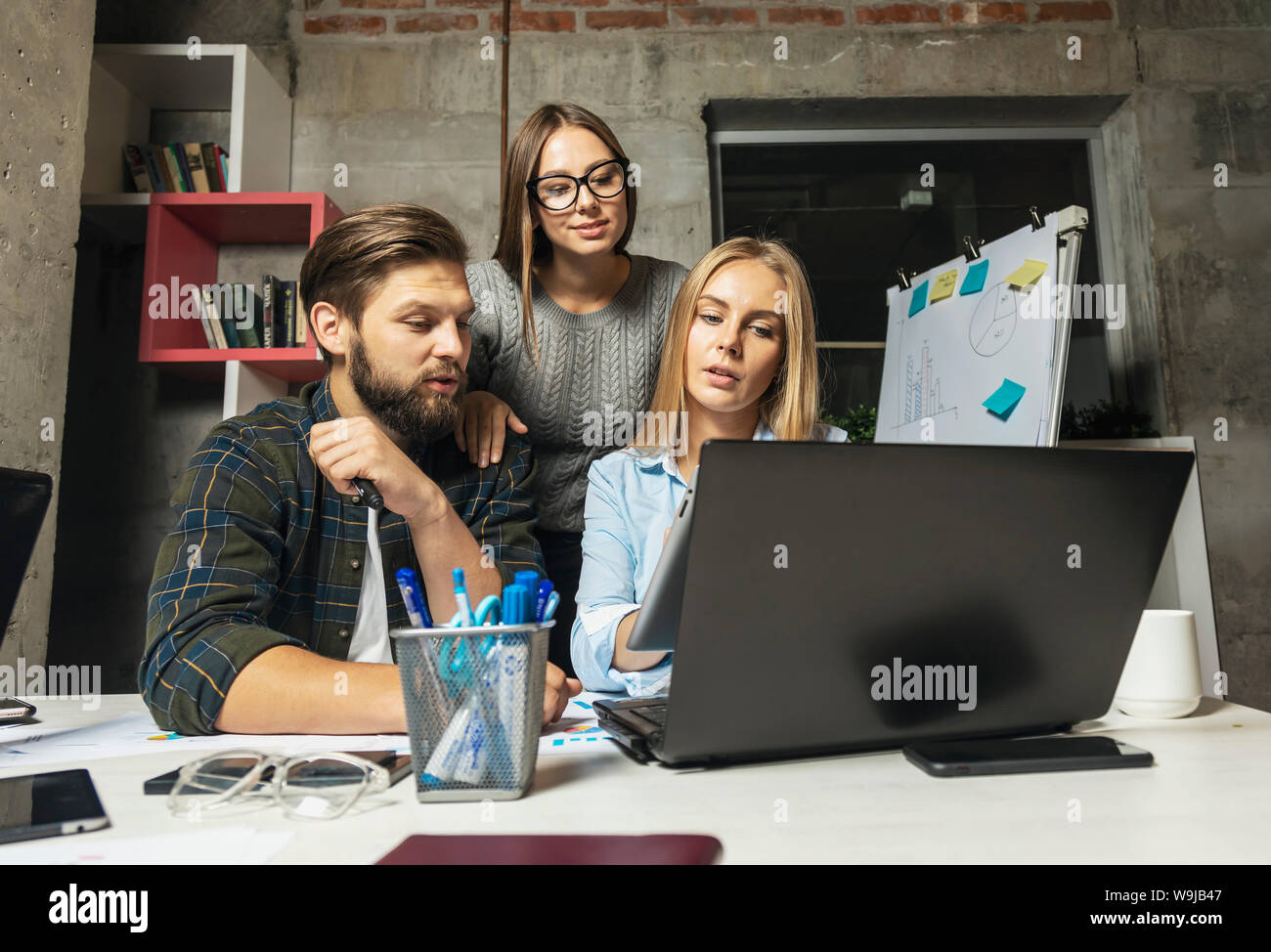 Collega la condivisione di informazioni con Office si accoppia Foto Stock
