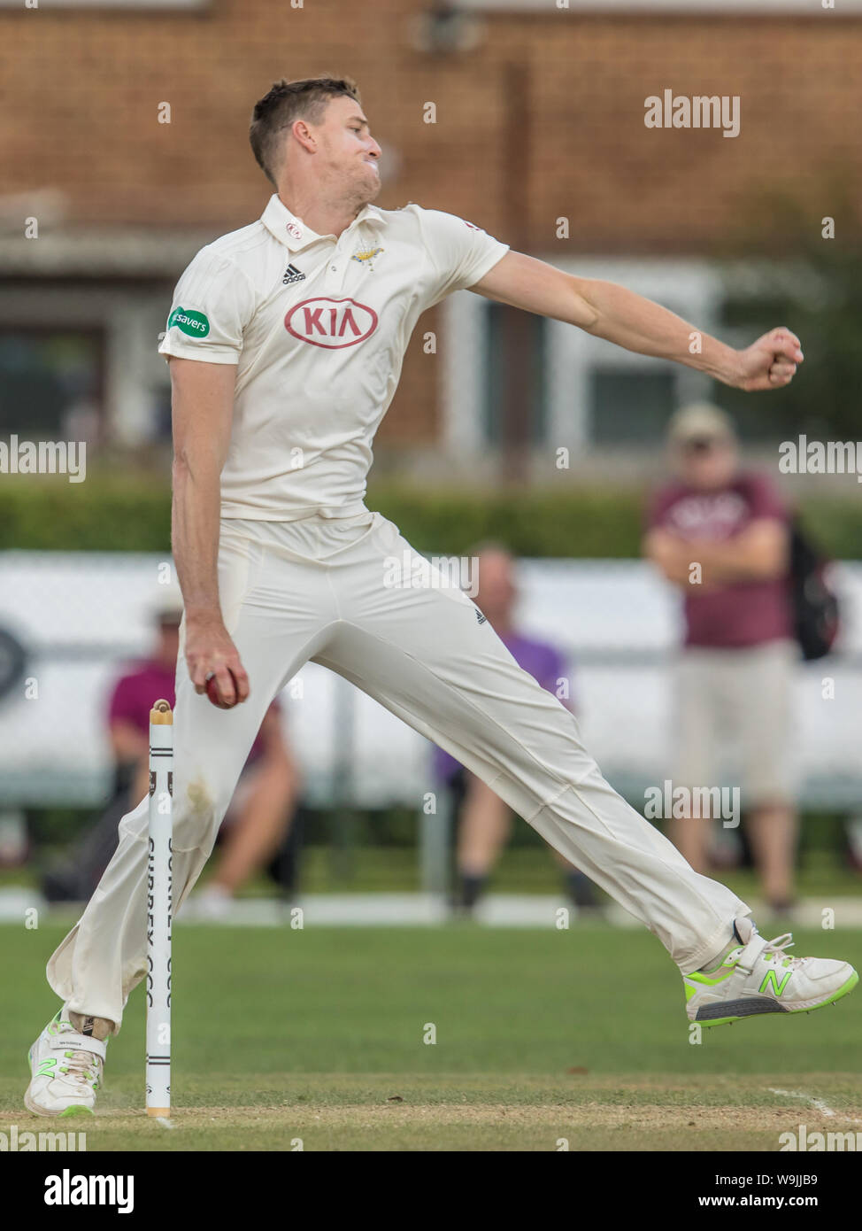 Londra, Regno Unito. 13 Agosto, 2019. Morne Morkel bowling per Surrey contro Somerset al giorno due del 2° XI Campionato della contea a sud del gioco di gruppo presso la LSE sportivo, New Malden. David Rowe/Alamy Live News Foto Stock