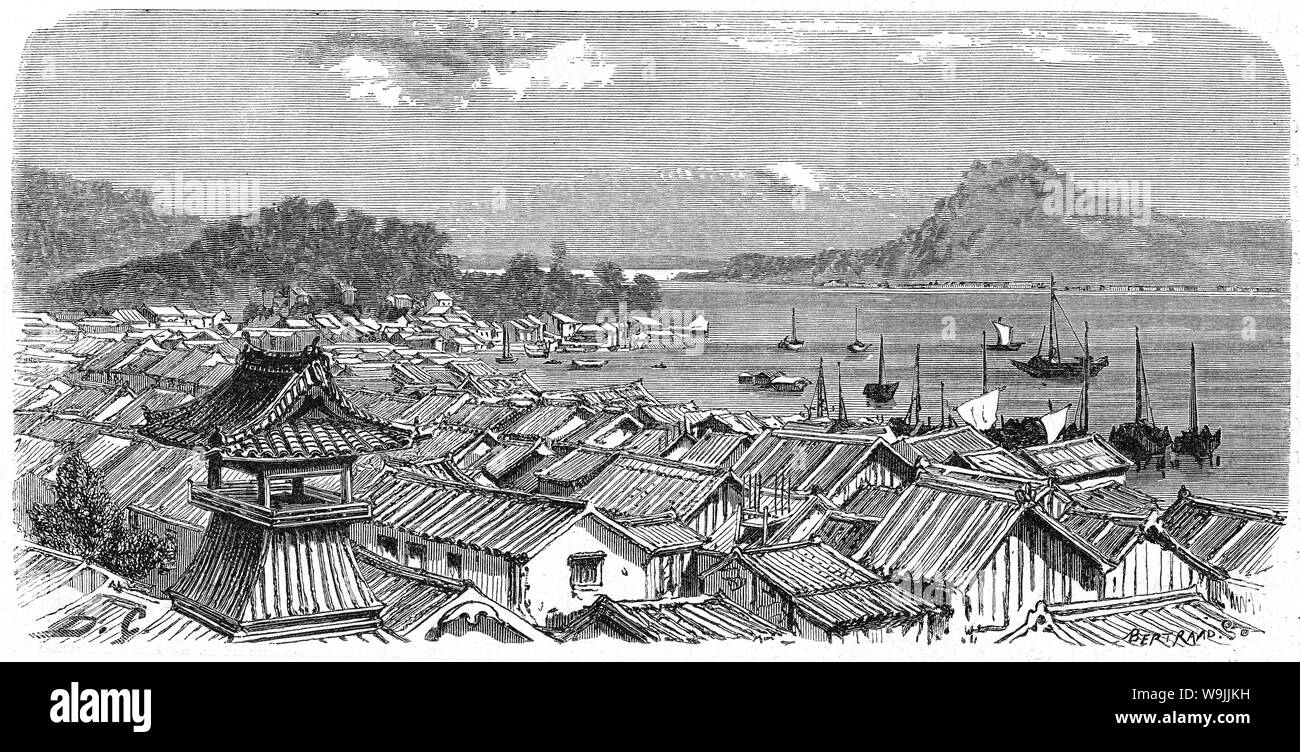 [ 1860 Giappone - Giapponese piccolo Harbour Town ] - Vista di Shimonoseki, prefettura di Yamaguchi. Pubblicato in La pubblicazione francese Le Tour du monde, 1866 (Keio 2). L'illustrazione accompagnato un articolo sul Giappone dal diplomatico svizzero M. Aimé Humbert che ha vissuto in Giappone nel 1863-1864. Xix secolo quotidiano vintage illustrazione. Foto Stock