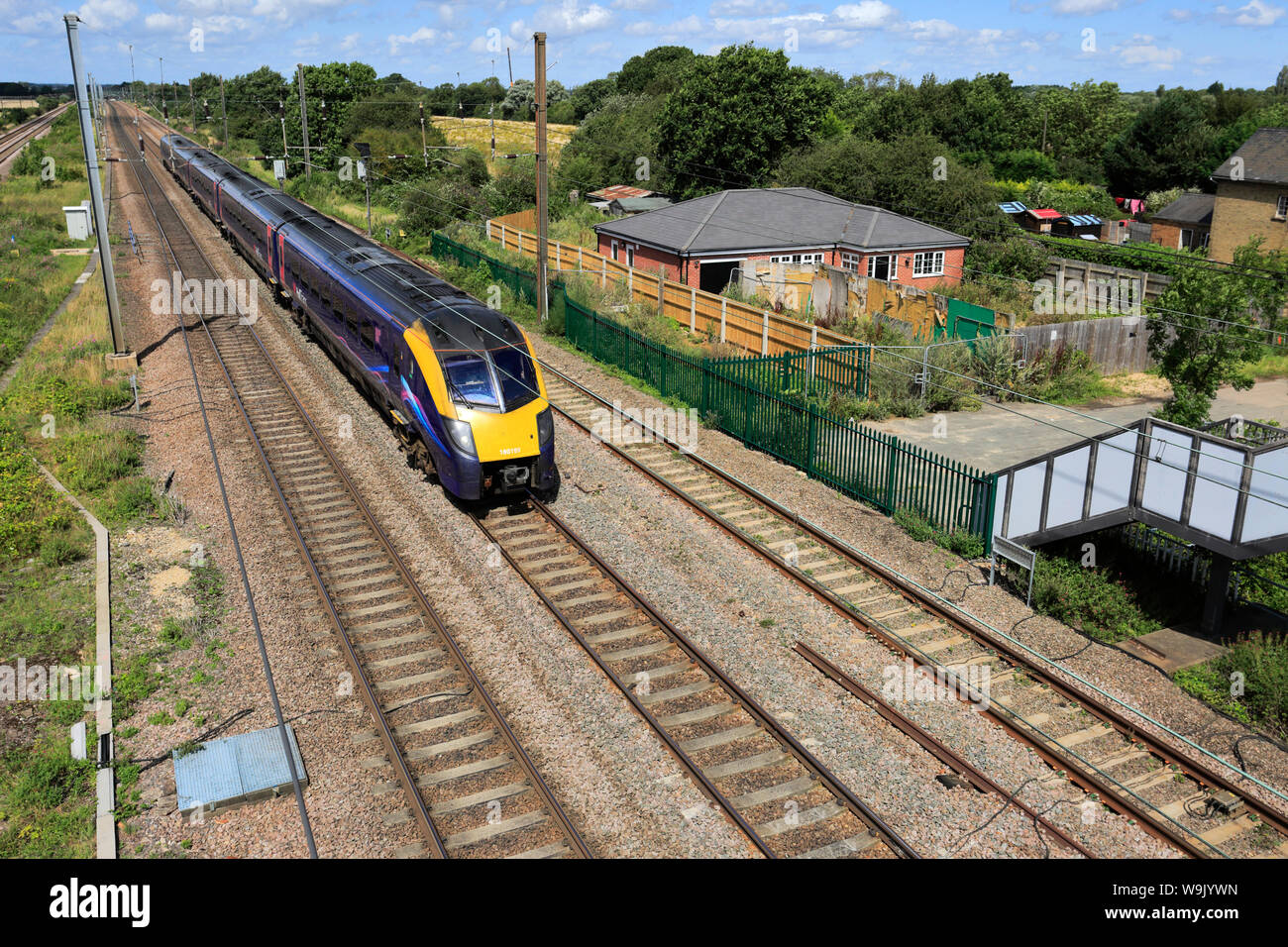 I treni di scafo 180109 Zephyr classe, East Coast Main Line Railway, Peterborough, CAMBRIDGESHIRE, England, Regno Unito Foto Stock