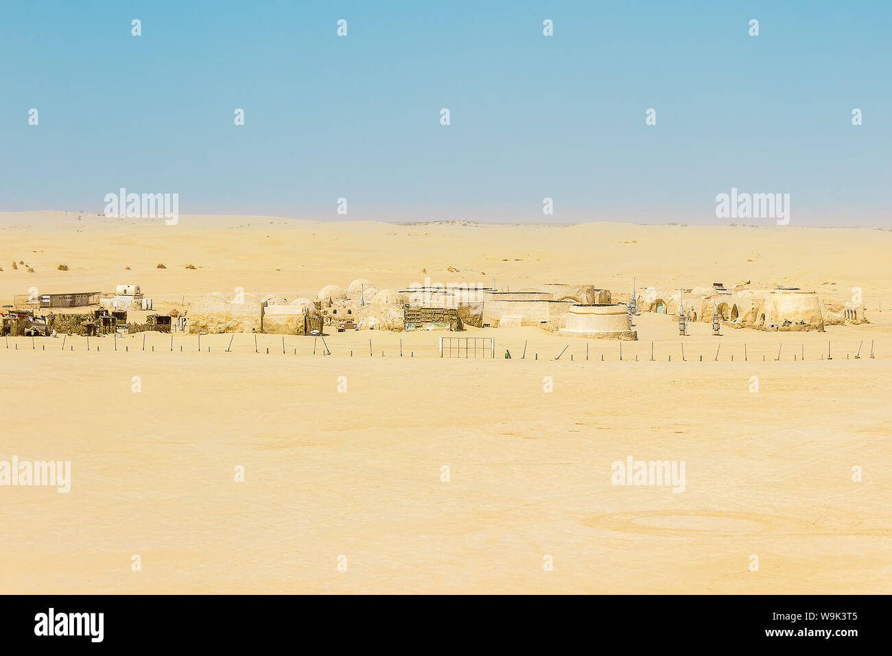 Villaggio iconico utilizzato come famoso film Star Wars impostato nel deserto del Sahara in Tunisia Foto Stock