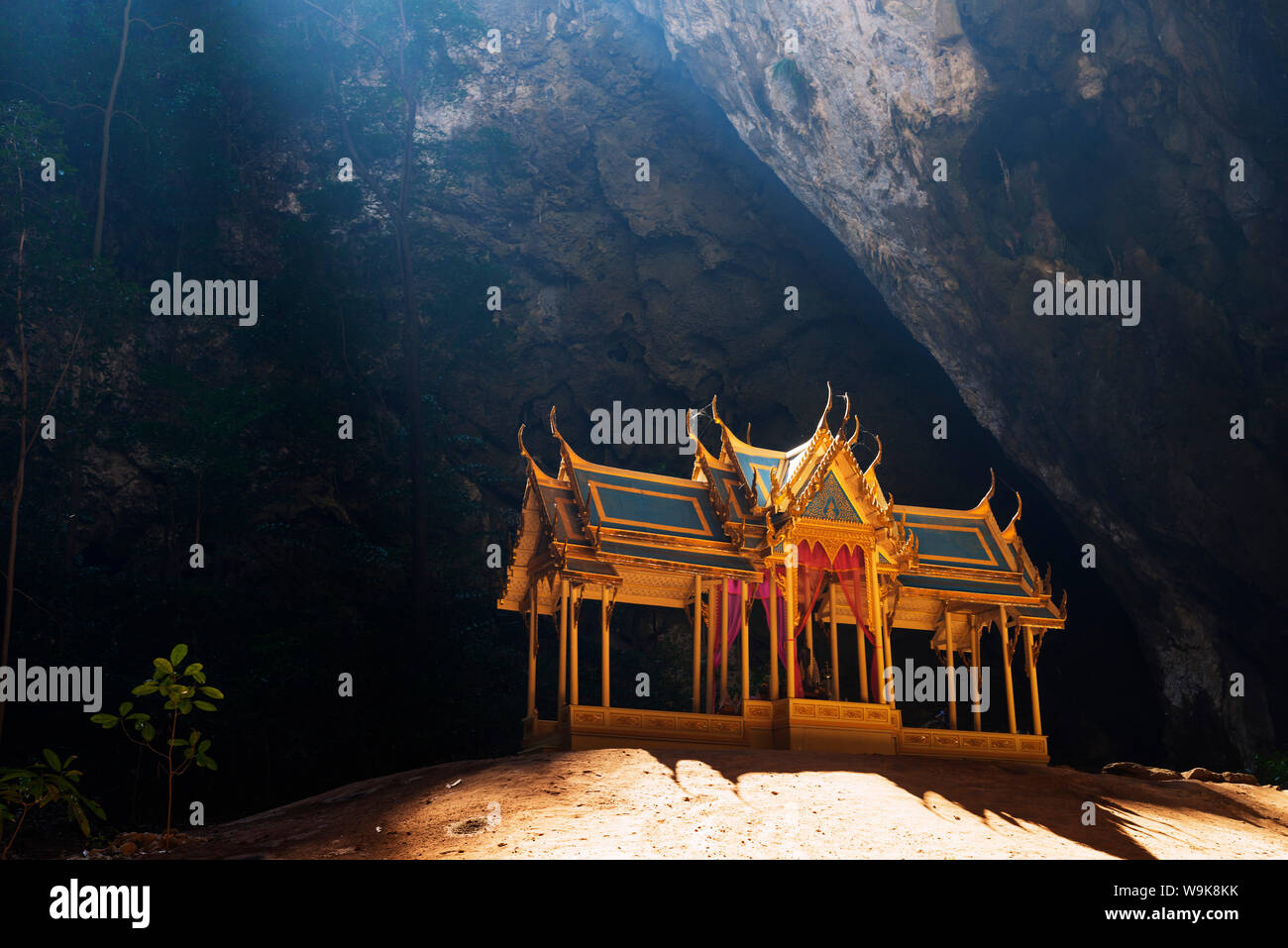 Il Royal Pavilion, Tham Phraya Nakhon Grotta, Khao San Roi Yot National Park, Prachuap Kiri Khan, Thailandia, Sud-est asiatico, in Asia Foto Stock