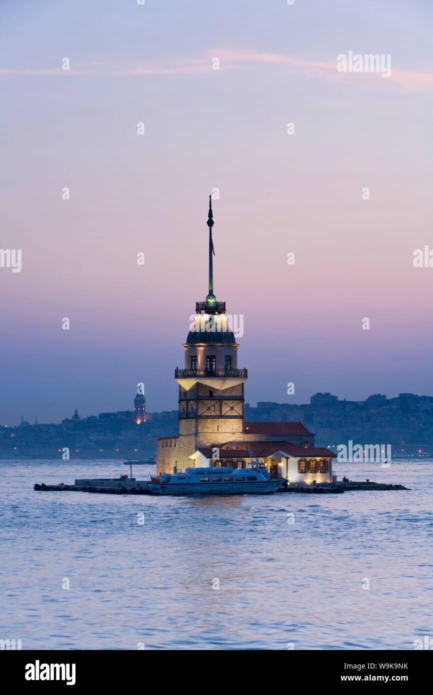 Kizkulesi (Maiden's Tower), il Bosforo, Istanbul, Turchia, Europa Foto Stock