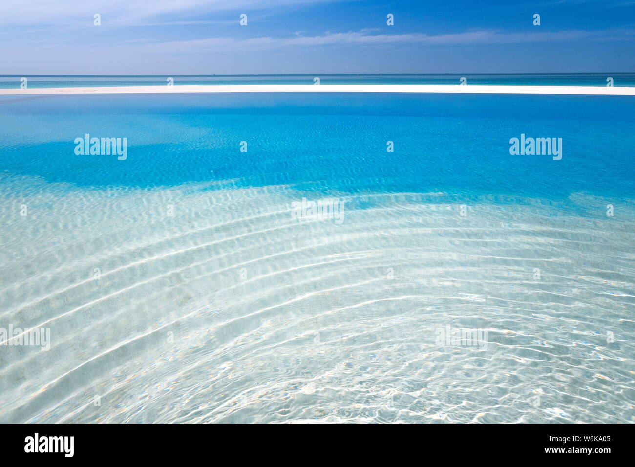 Piscina Infinity, Maldive, Oceano Indiano, Asia Foto Stock