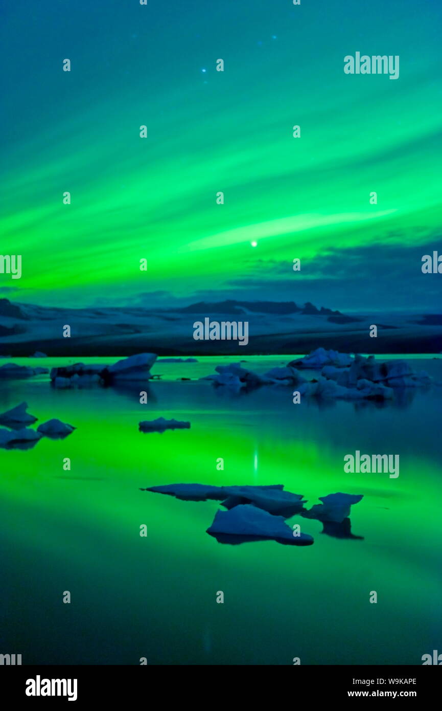 Le luci del nord (l'Aurora Boreale, Jokulsarlon, Sud Islanda, regioni polari Foto Stock