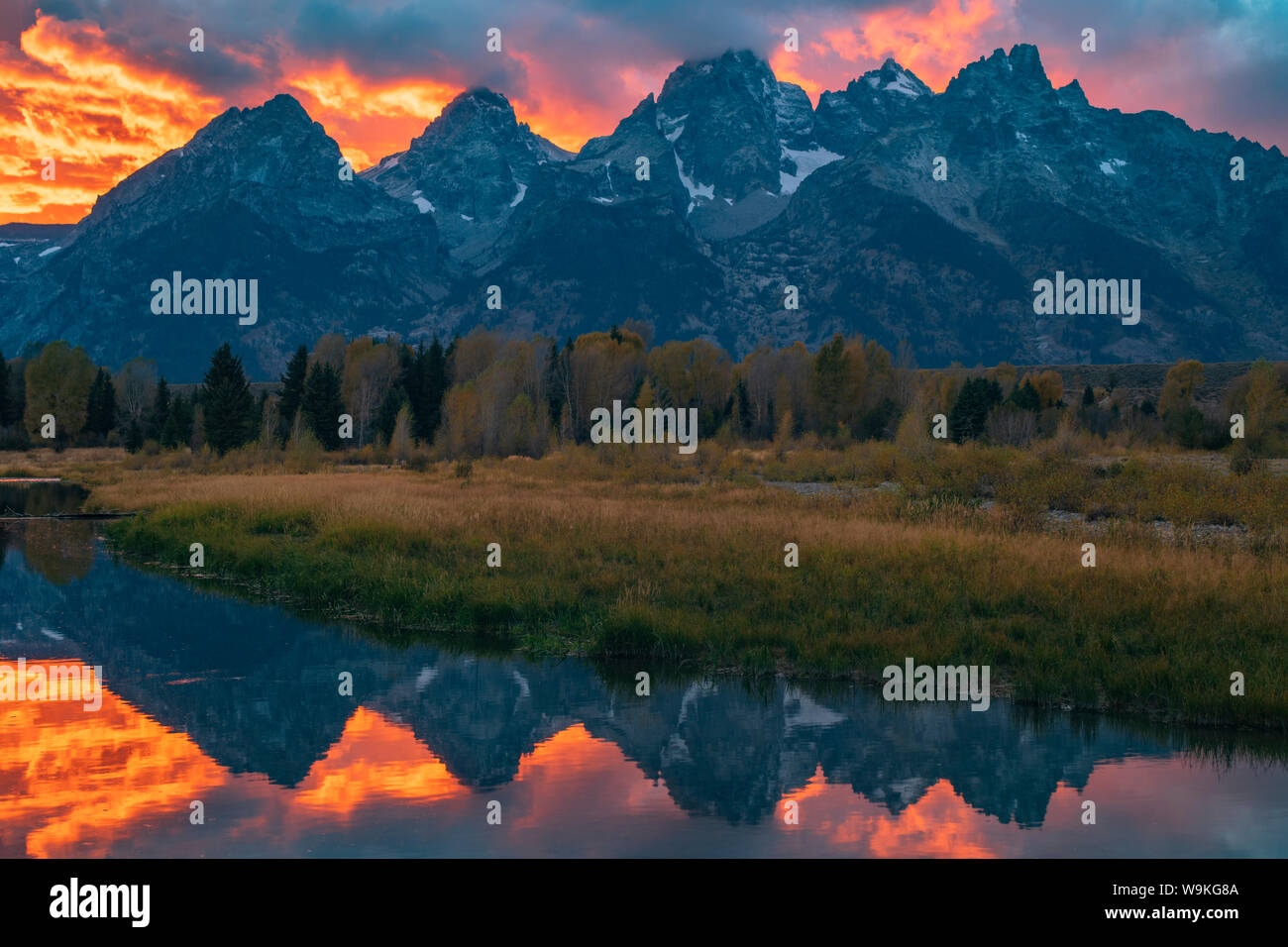 Gamma Teton riflessa al tramonto, il Parco Nazionale del Grand Teton, Wyoming Foto Stock