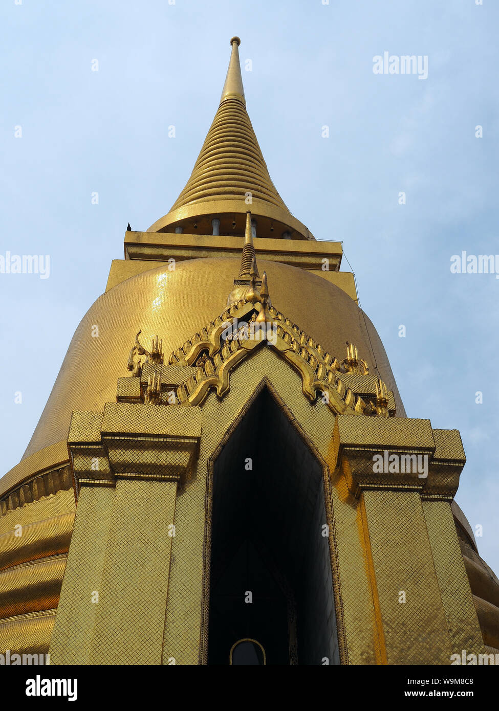 Phra Sri Rattana Chedi, Wat Phra Kaew, Bangkok, Krung Thep, Thailandia, Asia Foto Stock