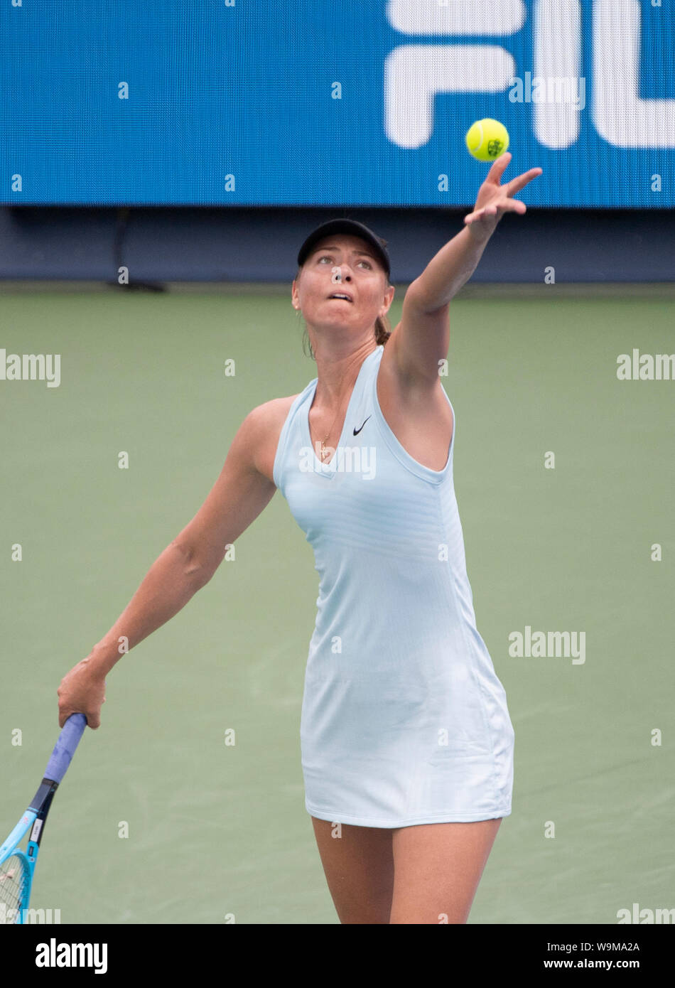 Mason, Ohio, Stati Uniti d'America. 14 ago 2019. Maria Sharapova (RUS) perde di Ashleigh Barty (AUS) 6-4, 6-1, all'occidentale e meridionale essendo aperto ha giocato al Lindner Family Tennis Center di Mason, Ohio. © Leslie Billman/Tennisclix/CSM Credito: Cal Sport Media/Alamy Live News Foto Stock