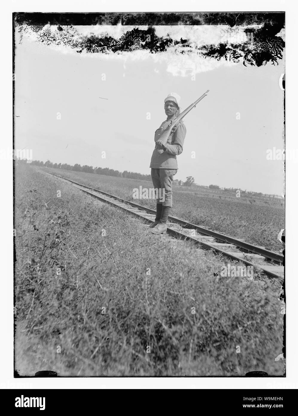 Guardie armate su R.R. [Cioè, railroad] via, 30 giugno 1920 Foto Stock