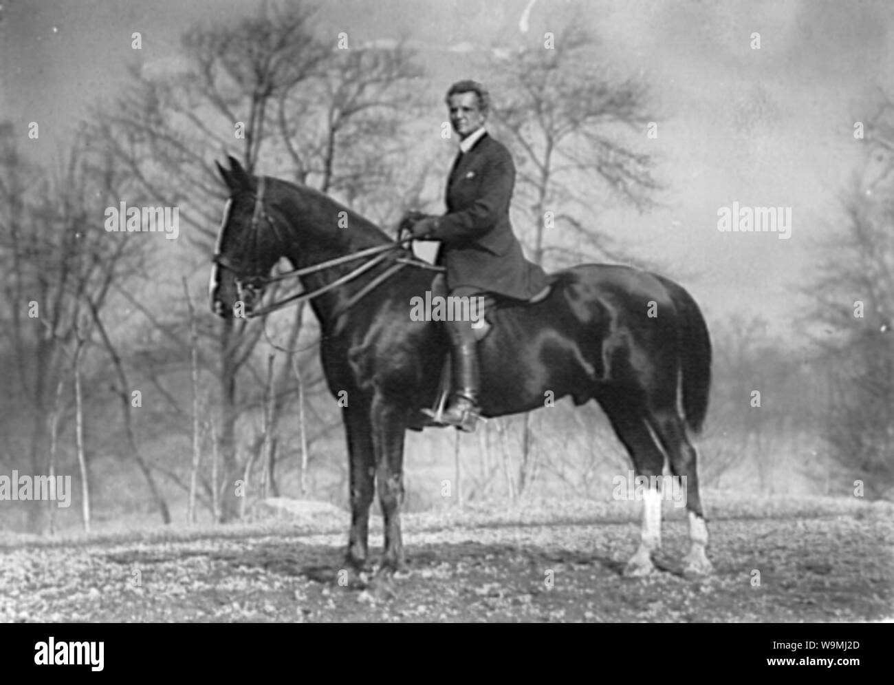Arnold Genthe Chesty equitazione Foto Stock
