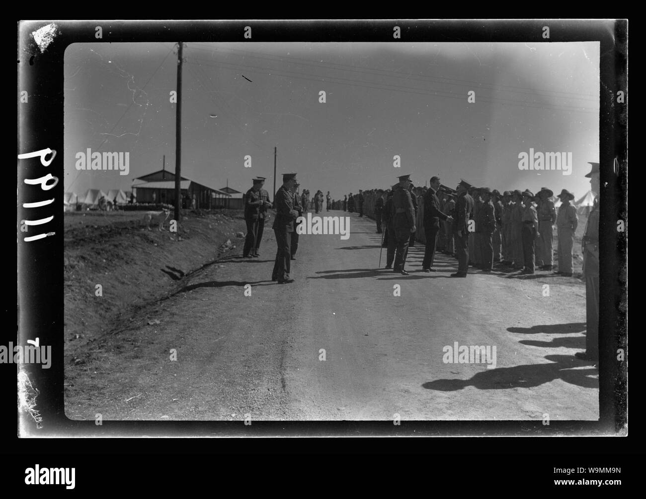 Arrivo in Palestina del sig. Antony [cioè, Anthony Eden]. Eden ispezione A.I.F. [Cioè, australiano forze imperiali] truppe, lungo le linee di soldati- Foto Stock