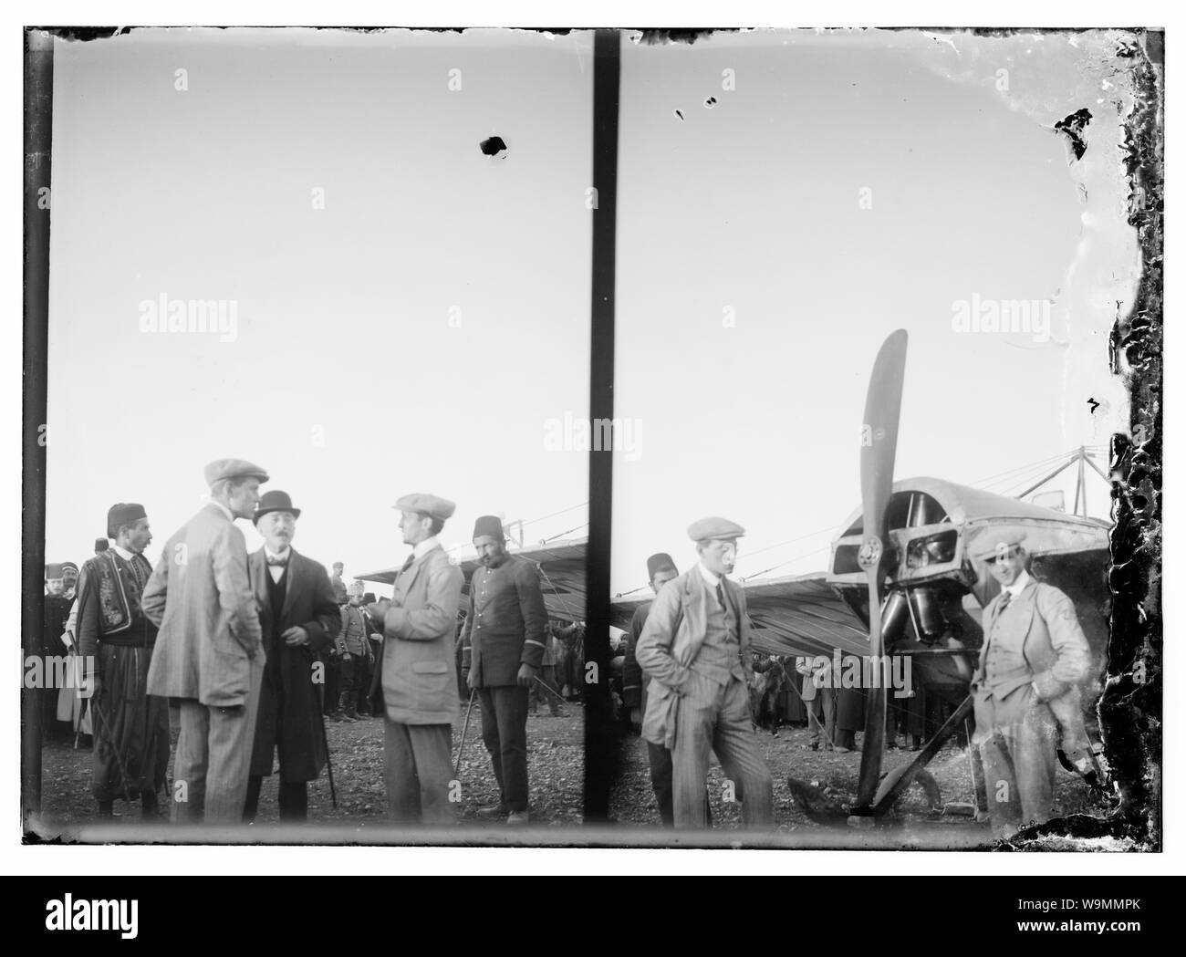 Arrivo del pilota francese Marc Bonnier e meccanico Giuseppe Barnier in un aereo Nieuport, i primi aviatori di volare in Gerusalemme Foto Stock