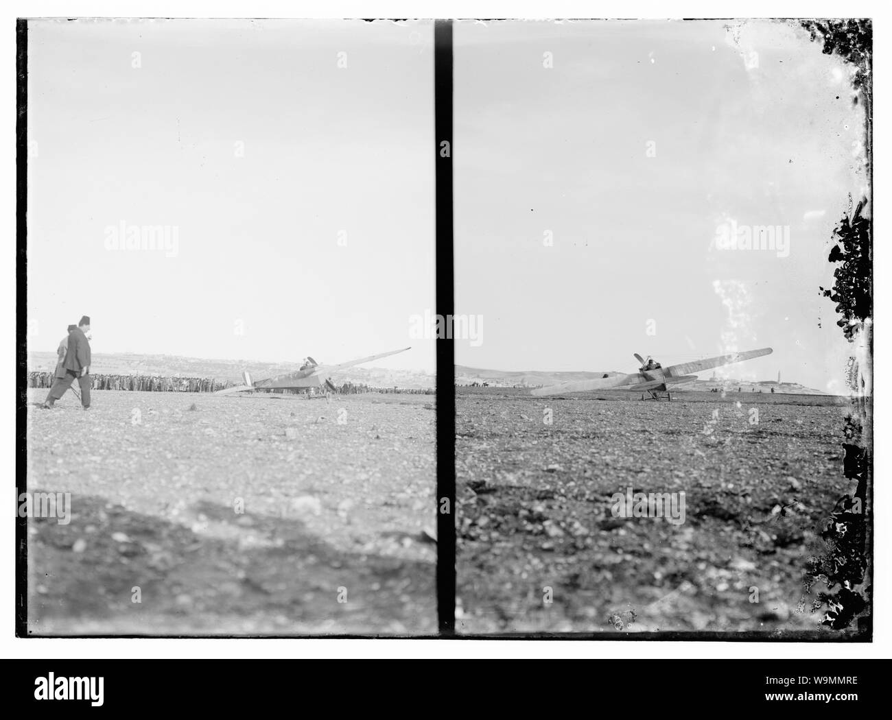 Arrivo del pilota francese Marc Bonnier e meccanico Giuseppe Barnier in un aereo Nieuport, i primi aviatori di volare in Gerusalemme Foto Stock