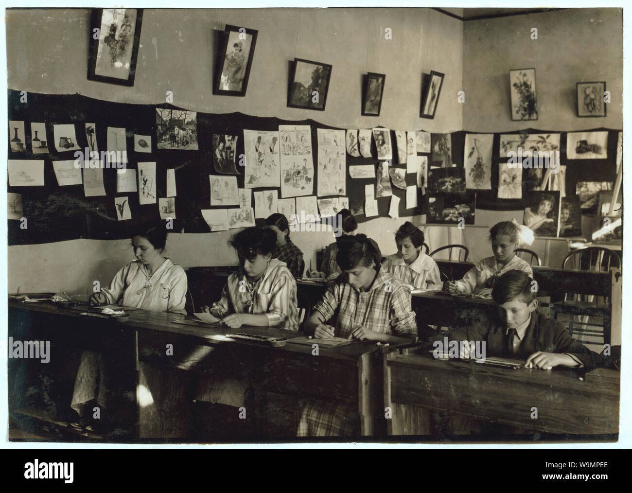 Classe d'arte. Scuola di formazione per sordomuti. Vedere 4843-4851. Abstract: Fotografie dal record della Nazionale di Lavoro Minorile Comitato (USA) Foto Stock