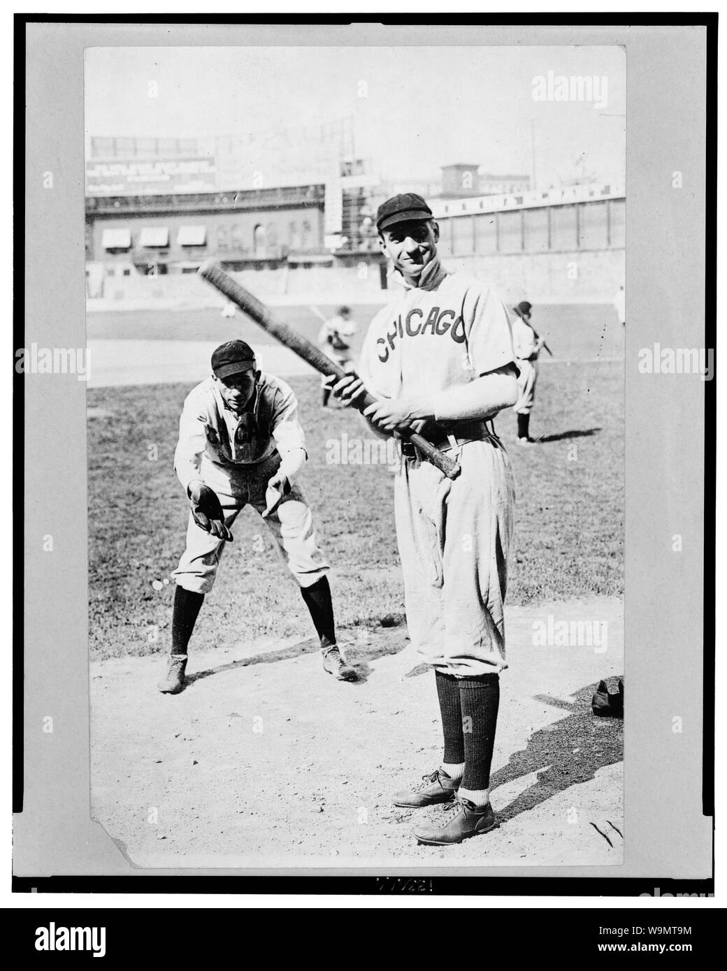 Arthur Solly Hofman batting e Jack Pfiester, una brocca giocando catcher, Chicago NL, (baseball) Foto Stock