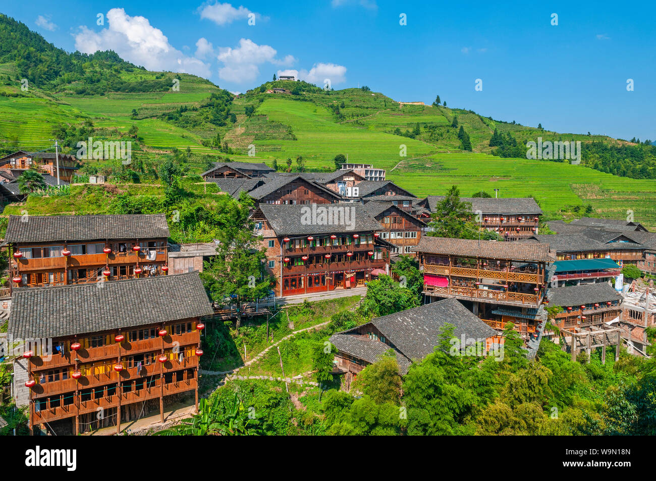 Il famoso villaggio di Ping Un in mezzo alle terrazze di riso noto come Longji campi terrazzati Scenic Area, Longsheng county, provincia di Guangxi, Cina. Foto Stock