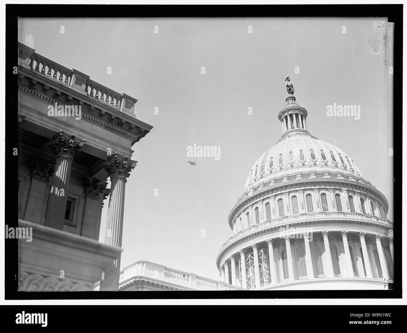 BEACHEY, Lincoln. Acrobatica e STUNT FLYER. Oltre il Campidoglio in appositamente costruito CURTISS PIANO Foto Stock