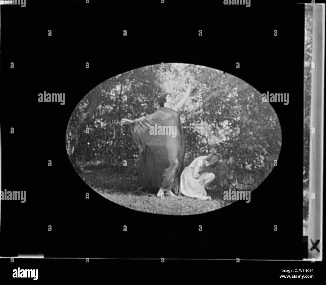 Beatrice Wanger e Marion Berenger dancing Foto Stock