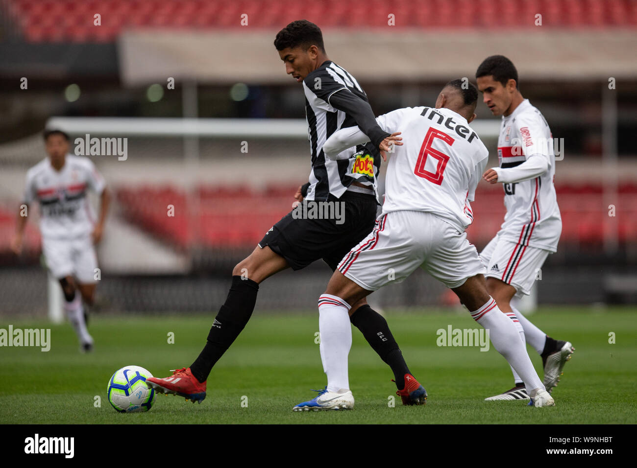 SÃO PAULO, SP - 14.08.2019: SÃO PAULO X SANTOS BRASILEIRO SUB 20 - São Paulo sconfigge Santos 3-1 dal brasiliano U20 campionato, nel pomeriggio di mercoledì, 14 agosto a Morumbi, in São Paulo. (Foto: Van Campos/Fotoarena) Foto Stock