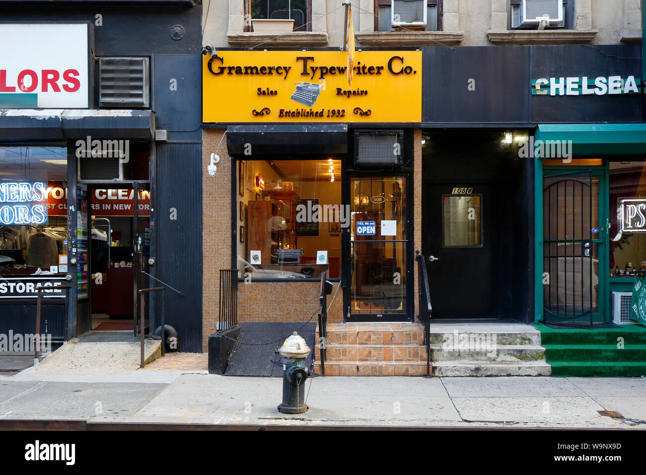 Gramercy Typewriter Company, 108 W. 17th Street, New York, NY. esterno alla vetrina di un negozio di riparazione nel quartiere di Chelsea di Manhattan. Foto Stock