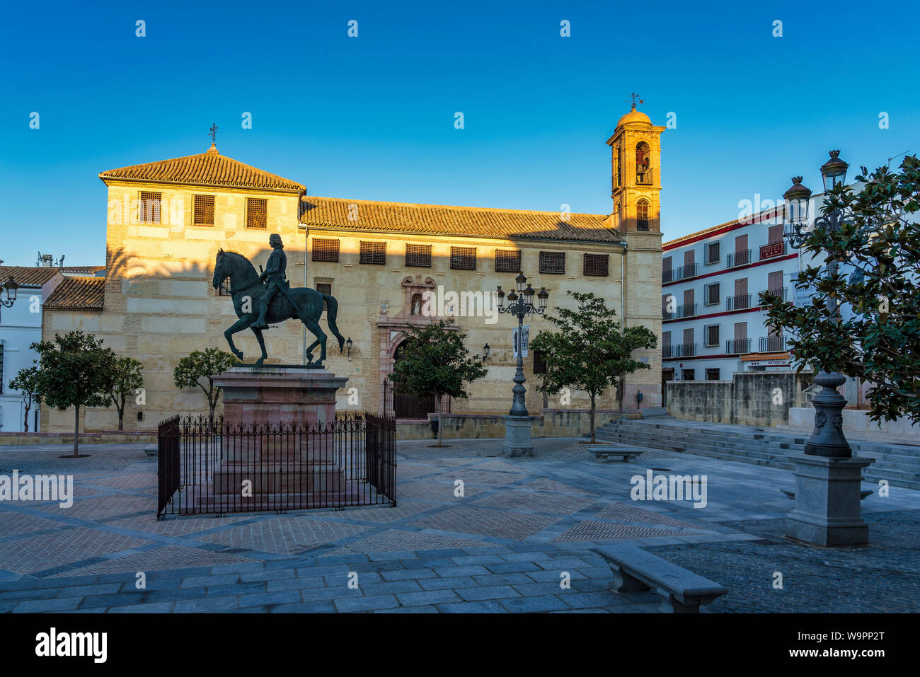 Convento di Santa Catalina nella vecchia Coso Square Plaza del Coso Viejo in Antequera. Provincia di Malaga, Andalusia, Spagna Foto Stock