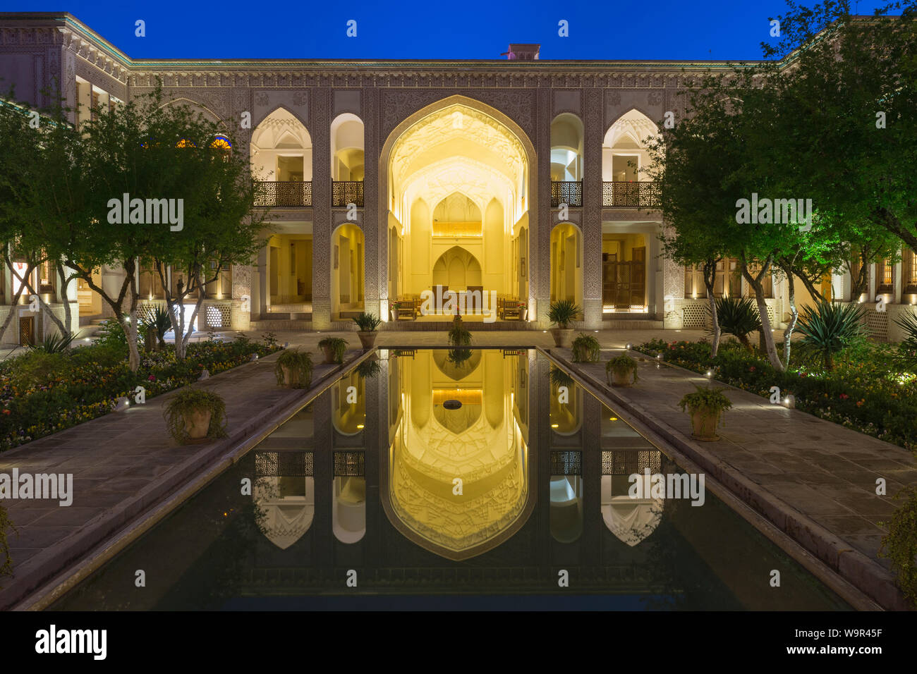 Ameri House, cortile interno al tramonto, Kashan, Provincia di Isfahan, Repubblica Islamica di Iran Foto Stock