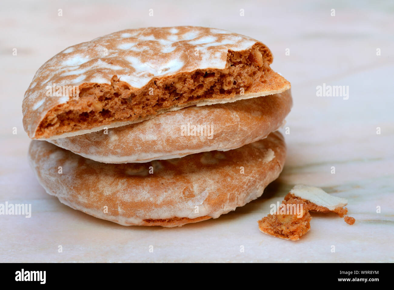 Oblaten-Lebkuchen, Oblatenlebkuchen, halbiert, angebrochen, Nuernberger Lebkuchen, glasiert Foto Stock