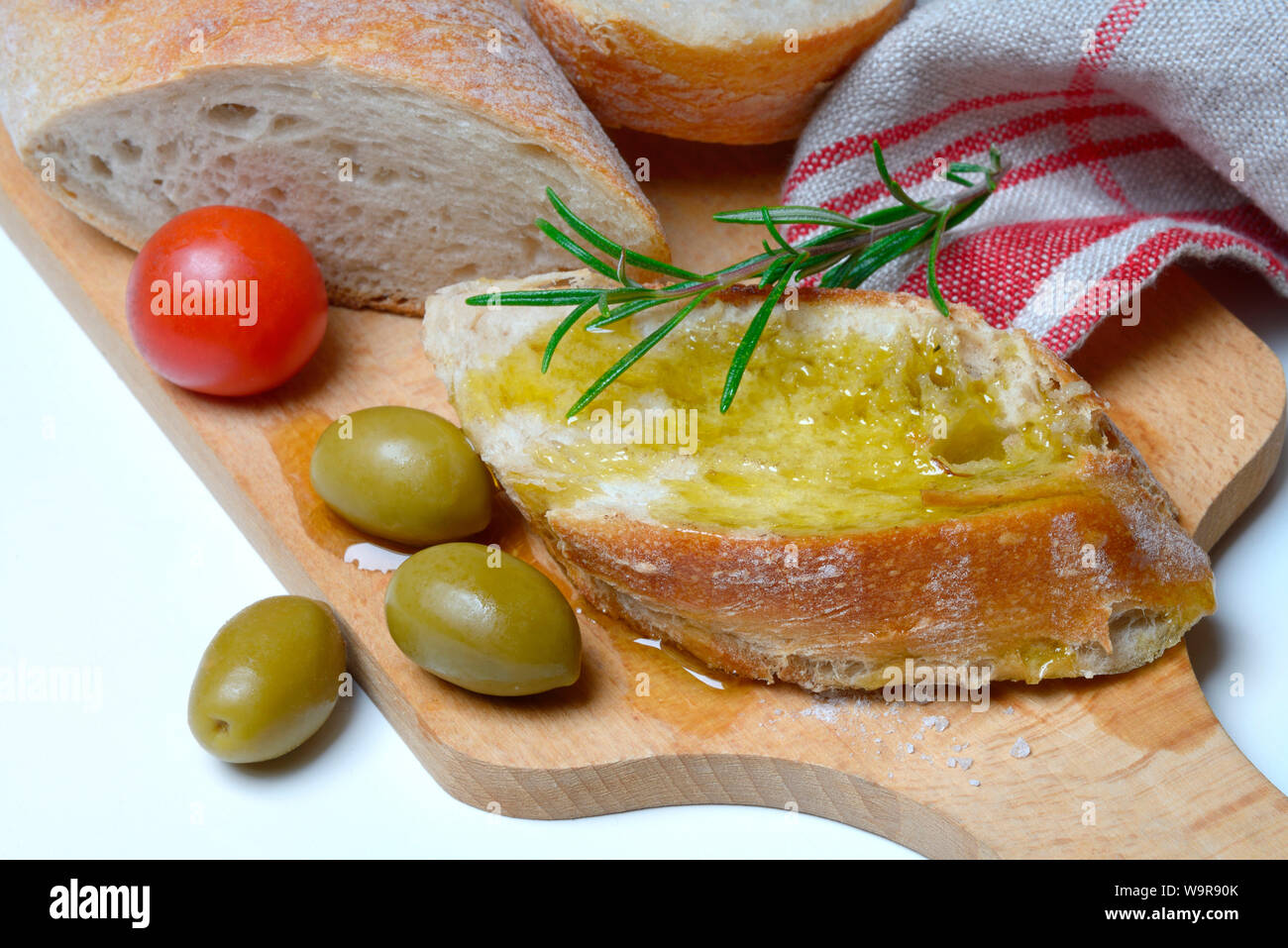 Fetta di pane con olio di oliva Foto Stock