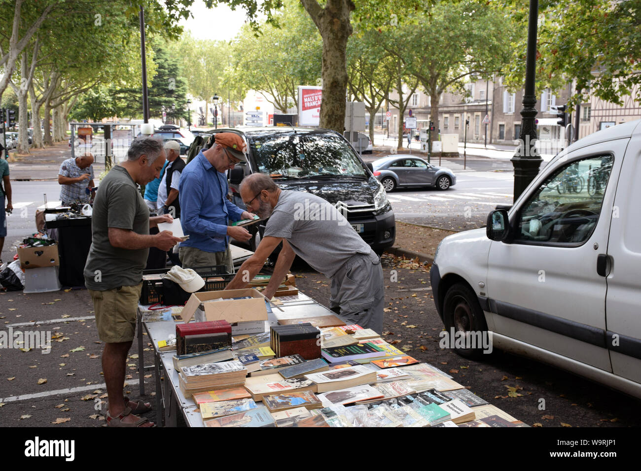 Sabato il mercato delle pulci, Orleans, Francia luglio 2019 Foto Stock