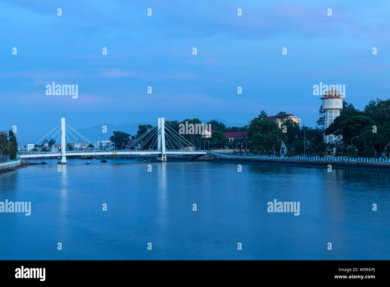 Asia, Asia del sud-est asiatico, Vietnam, Southern, Binh Thuan Provincia, Phan Thiet, river bridge, *** Caption locale *** Foto Stock