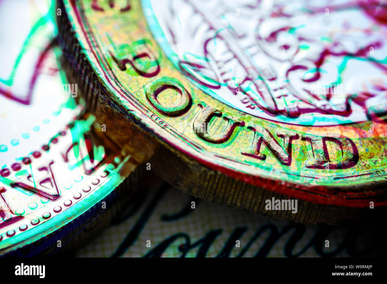 Sterlina inglese monete e banconote Foto Stock