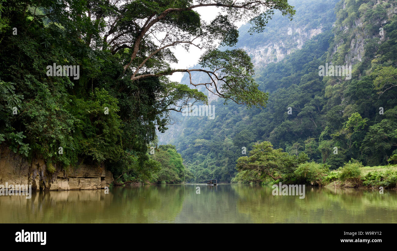 Ba essere Lago (Vietnam) Foto Stock