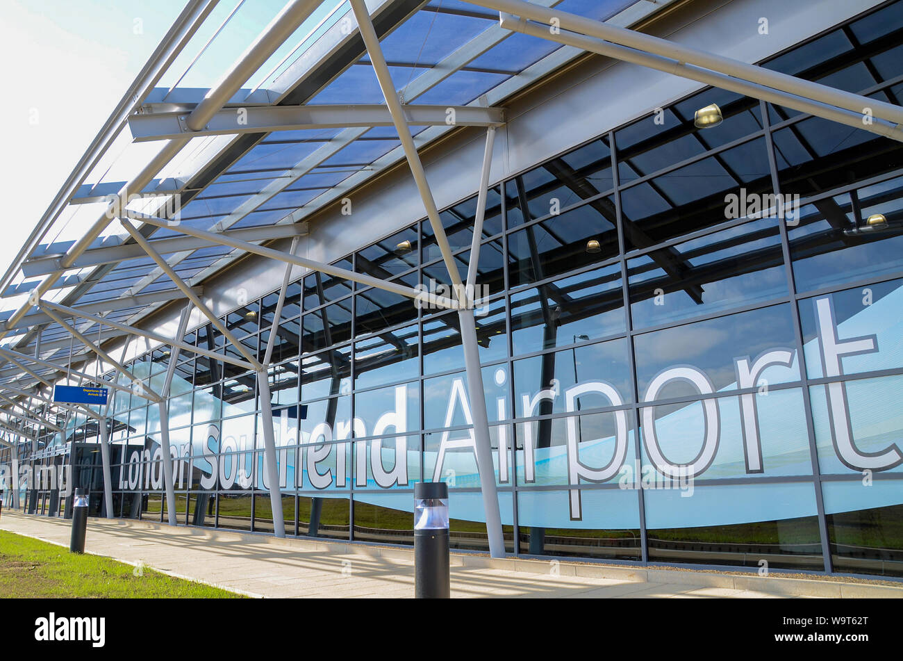 Edificio del terminal dell'aeroporto Southend di Londra, Southend on Sea, Essex, Regno Unito. Parole. Nome dell'aeroporto. Titoli Foto Stock