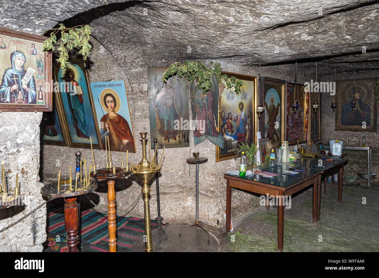 Orheil Vechi village, Grotta monastero complesso, Moldavia Foto Stock