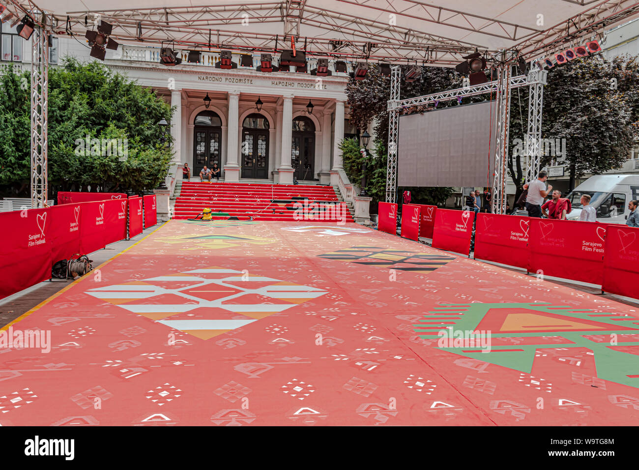 Un tappeto bosniaco è stato installato oggi per domani Sarajevo Film Festival 2019 apertura Foto Stock