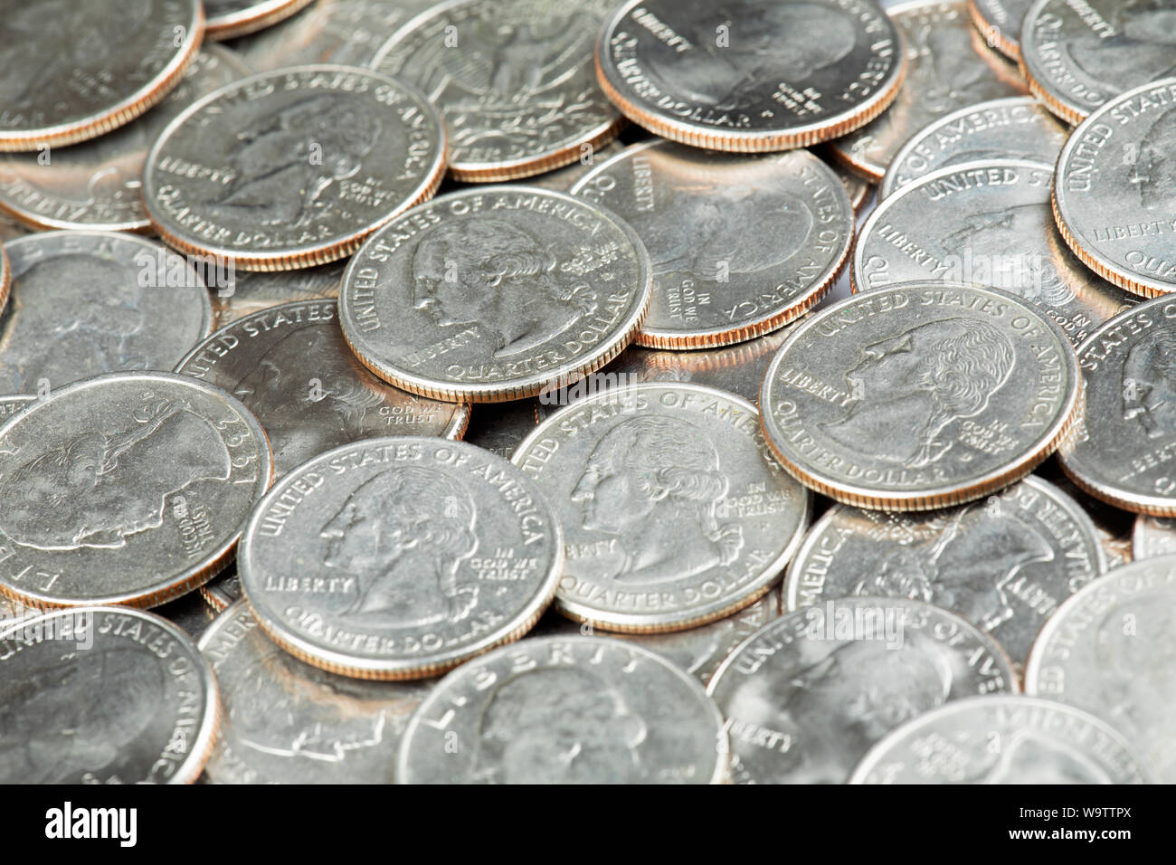 Uno sfondo di Stati Uniti quarti monete Close up Foto Stock