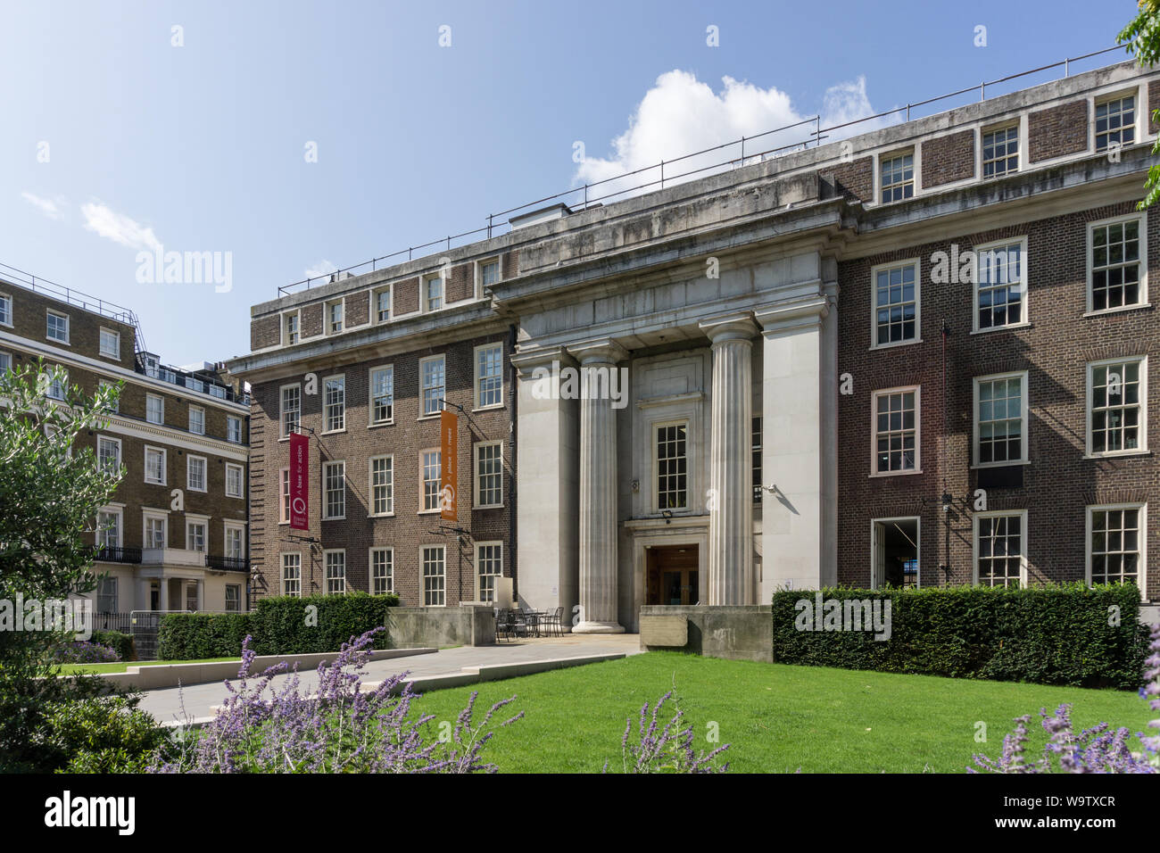 Casa di amici, Euston Road, Londra; l'ufficio centrale per i quaccheri in Gran Bretagna. Foto Stock
