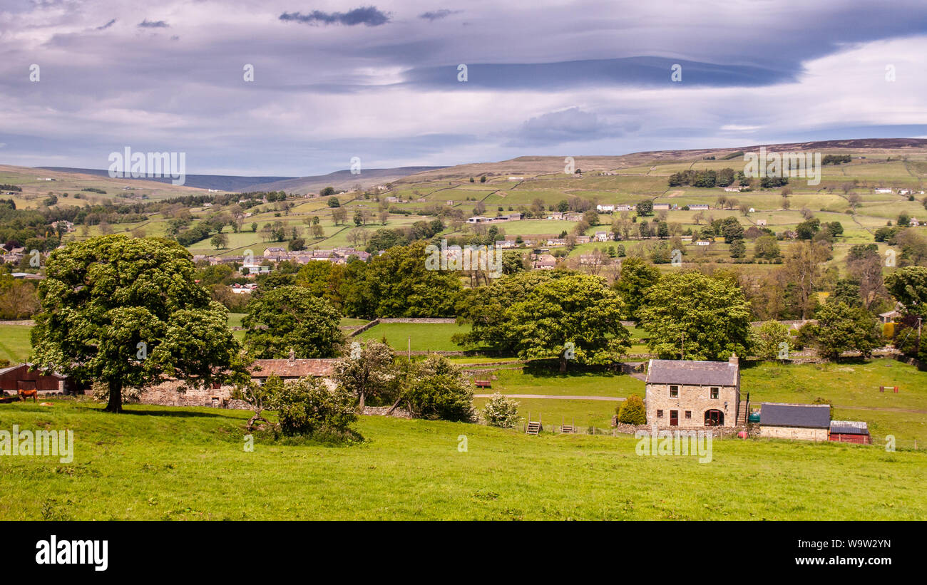 Le case sono sparse attraverso la valle di Teesdale a Middleton villaggio nella Contea di Durham. Foto Stock
