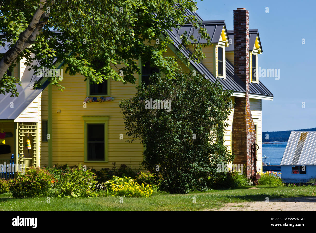 Stile New England home in STONINGTON una aragosta importante porto peschereccio e turistico - Isola di cervi, MAINE Foto Stock