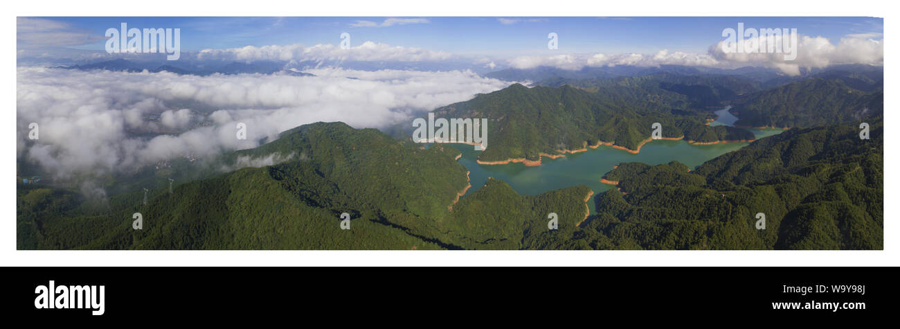 Il mare di nubi laghi Foto Stock