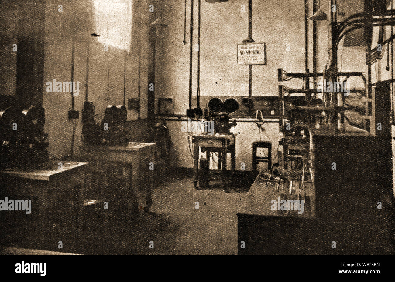 ELSTREE 'Casa dell'industria cinematografica inglese' - Un inizio di rara foto del film di Elstree Studios centrale sala di registrazione in Inghilterra. Costruzione di studio ha iniziato 1925 Foto Stock