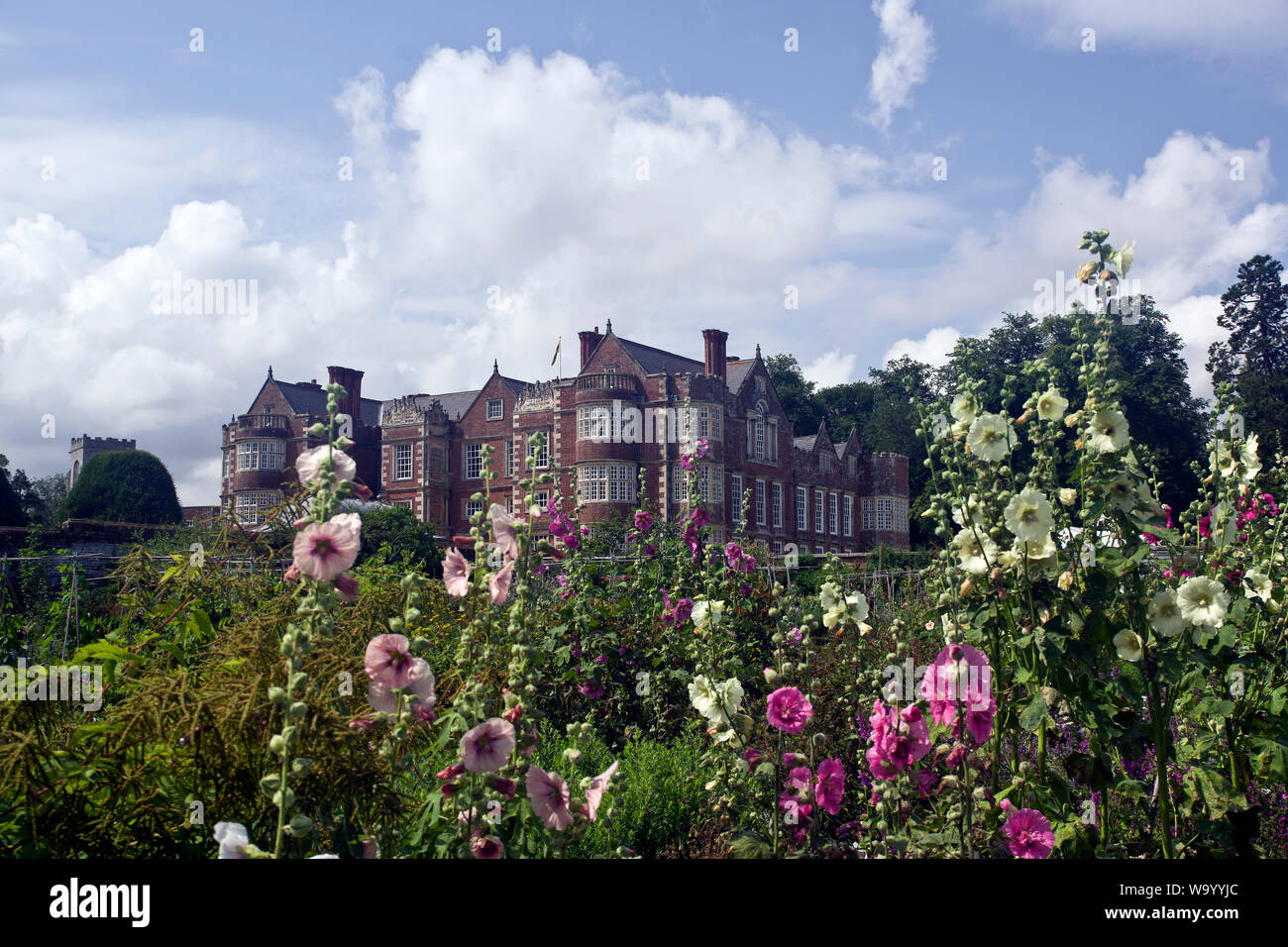 Burton Agnese Hall vista dal giardino murato Foto Stock