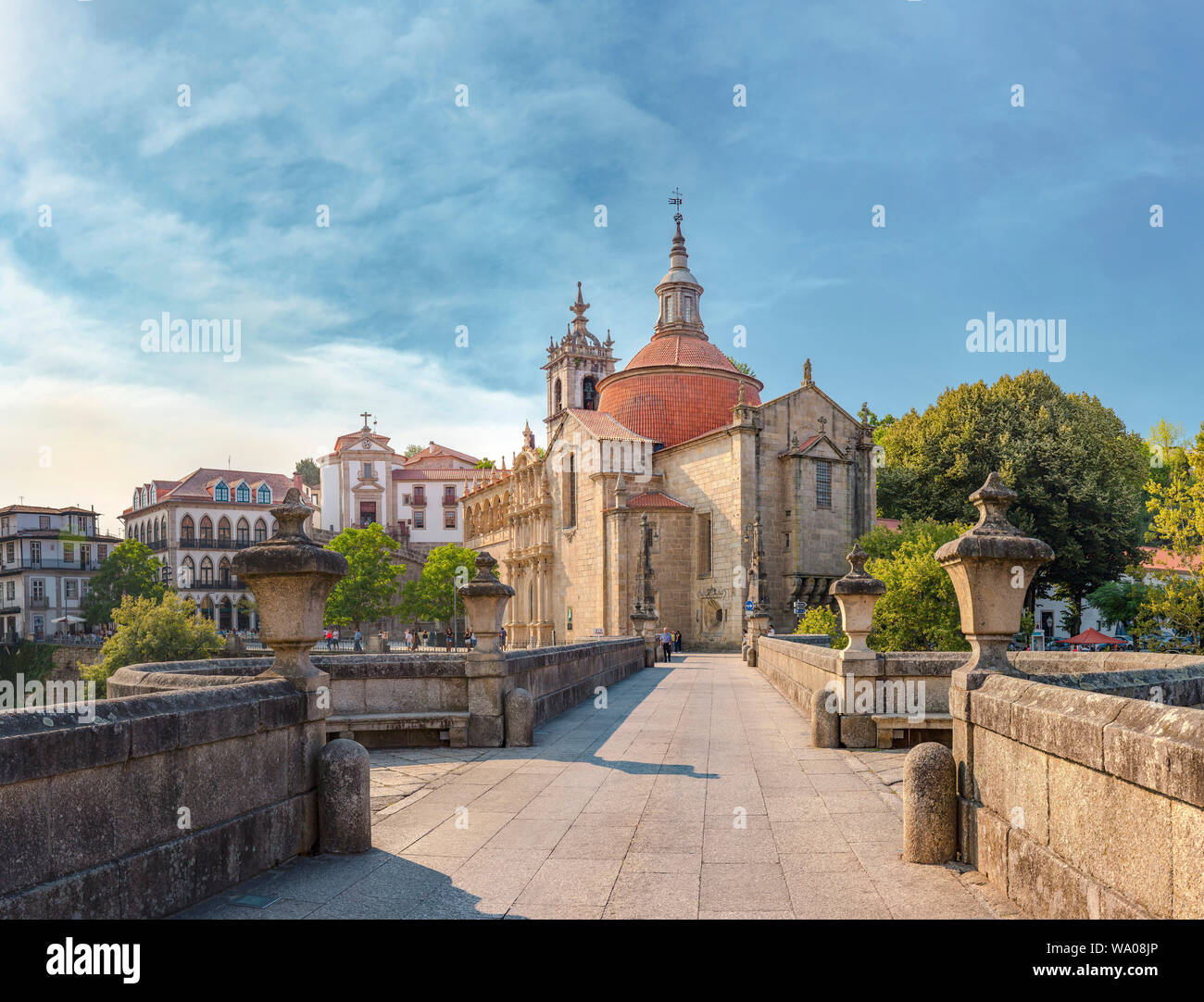 Igreja San Gonçalo, Ponte de São Gonçalo attraverso il fiume Tâmega, Amarante, Portogallo Portogallo, 30062846.Caption locale *** Foto Stock