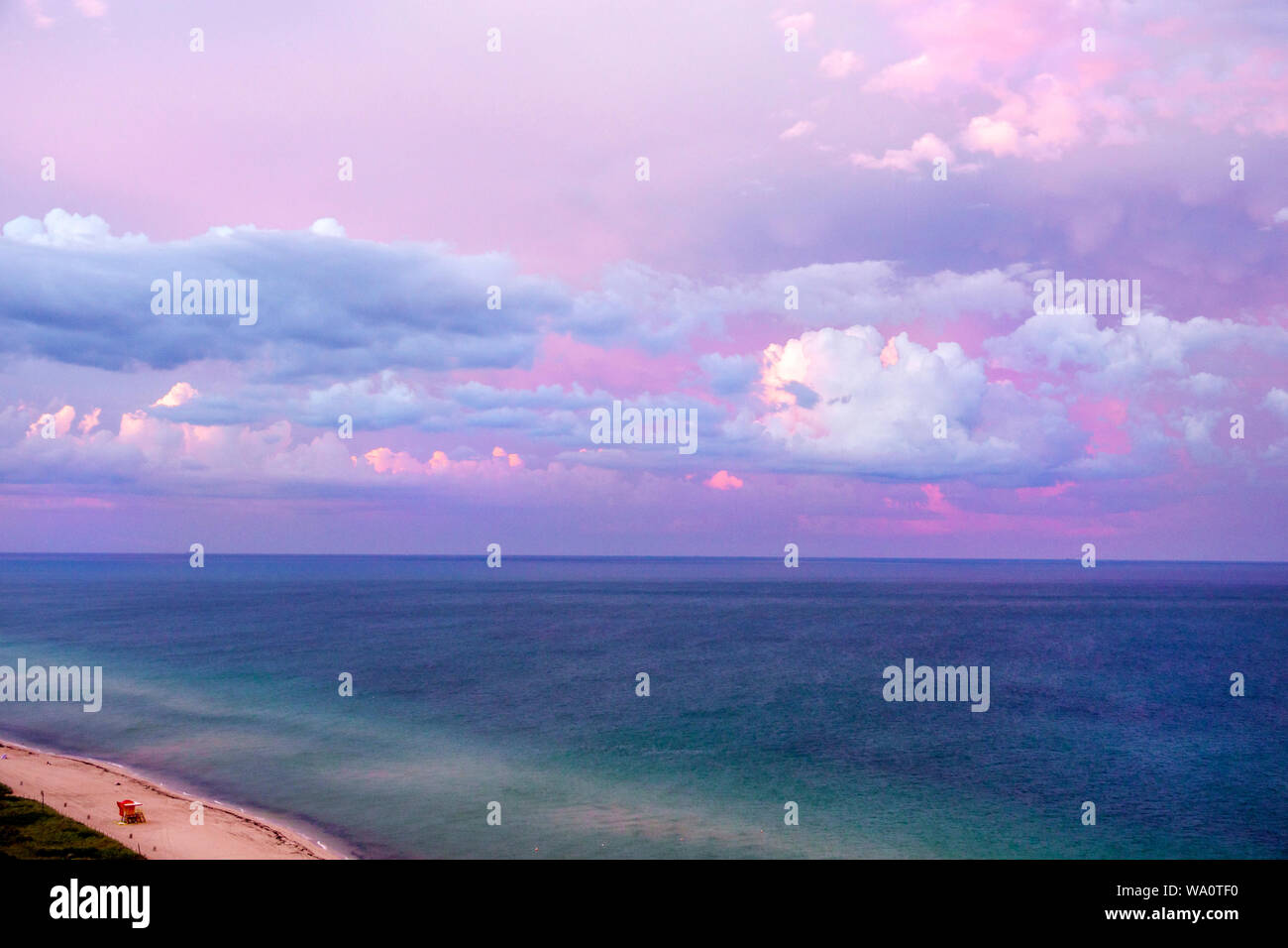 Miami Beach Florida, Oceano Atlantico, nuvole cielo meteo, tramonto, FL190731019 Foto Stock