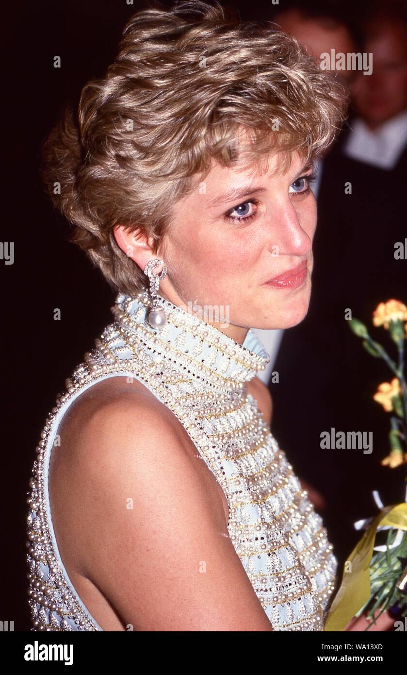 La principessa Diana ha partecipato ad un ricevimento a Spencer House indossando un Catherine Walker abito. Londra. Regno Unito Foto Stock